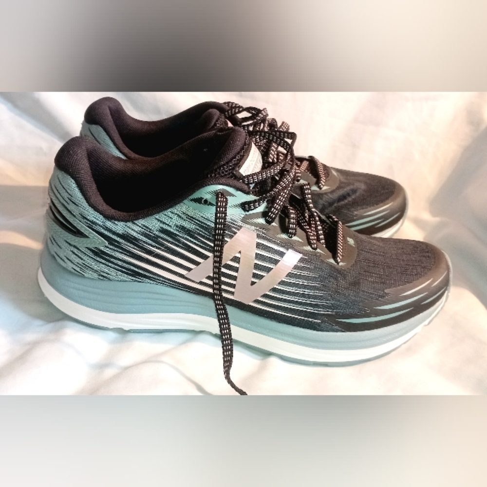 New Balance Women's Running Shoes - Black and Gray